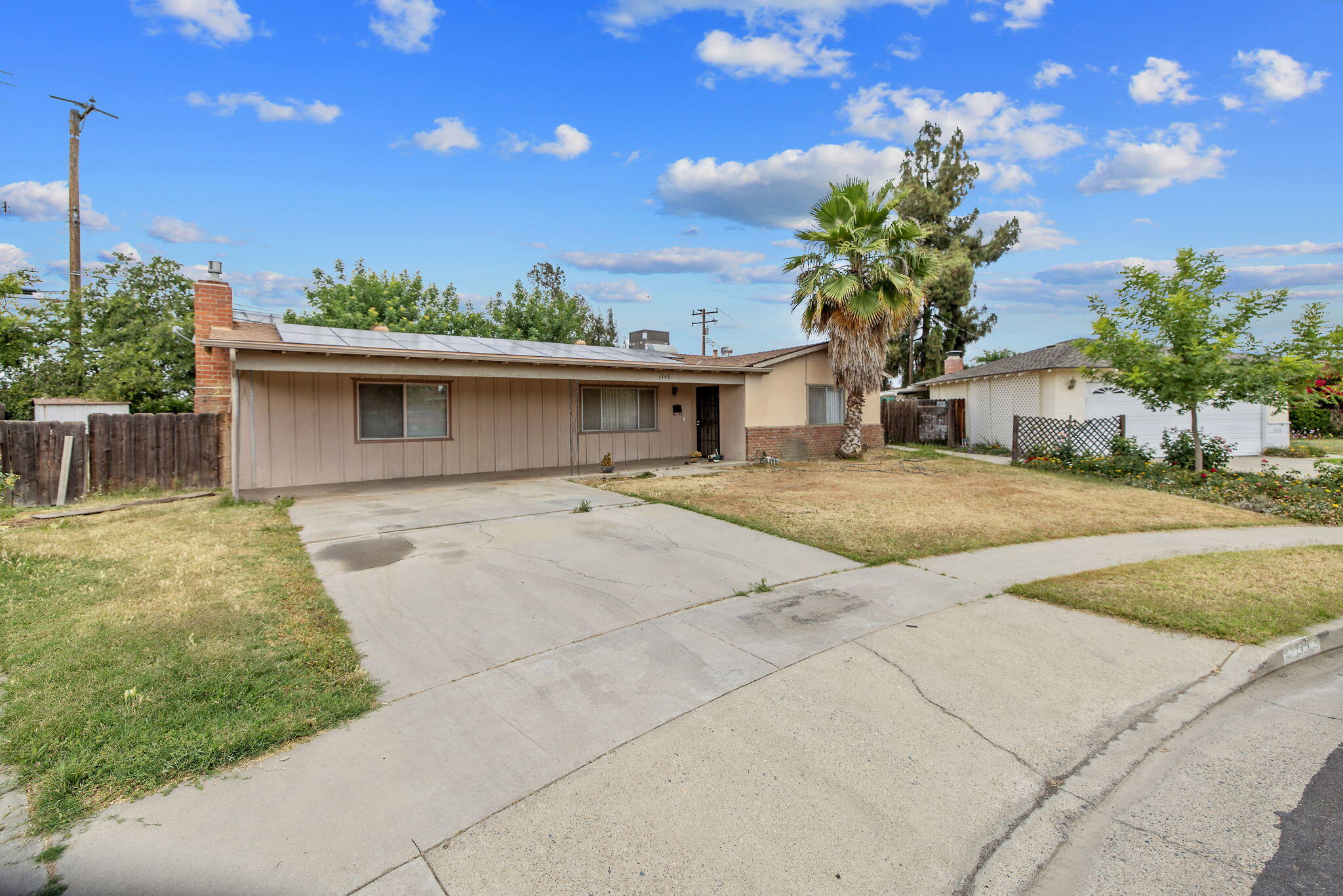 1146 Lassen Dr, Hanford, CA 93230