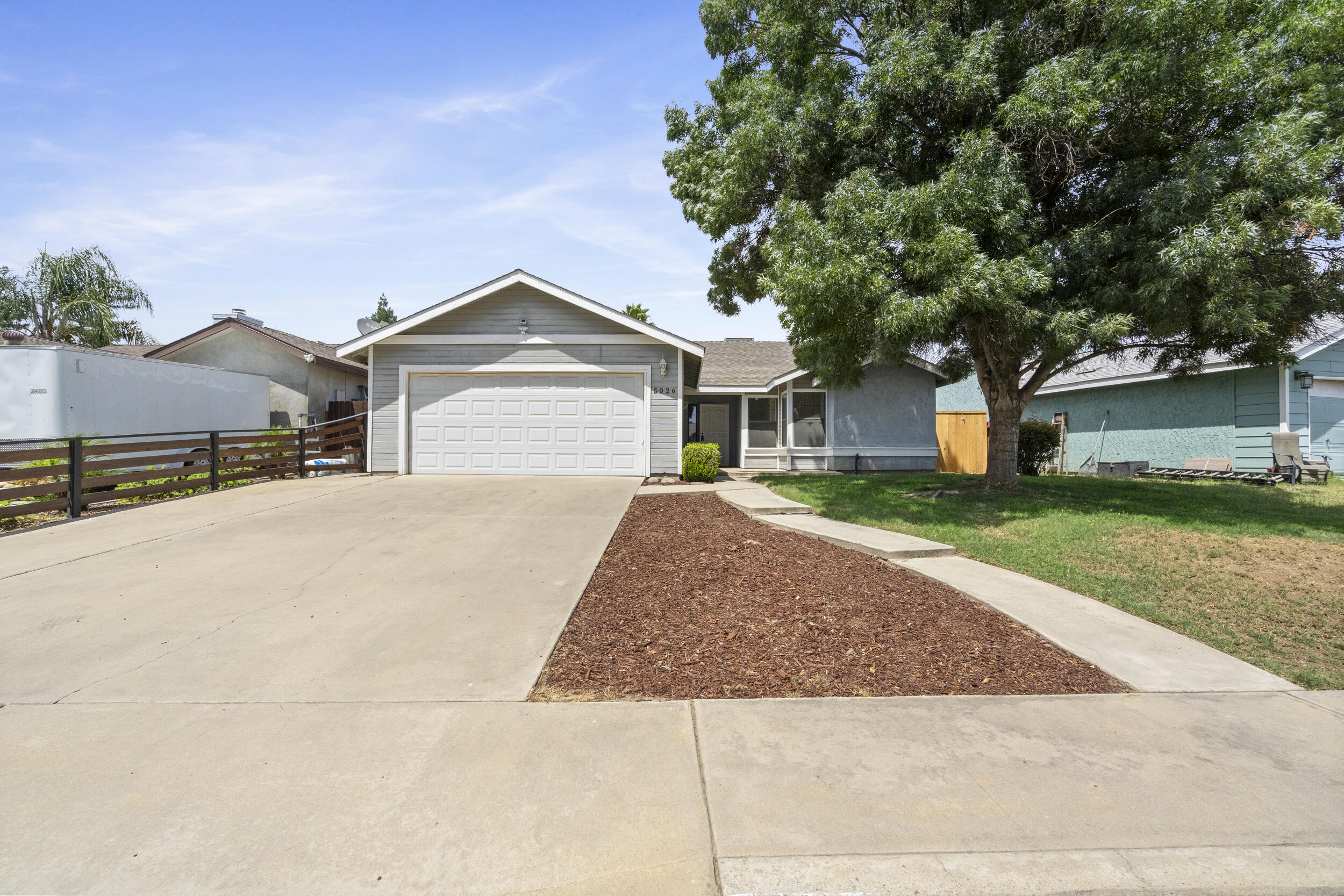 5026 W Chestnut Ave, Visalia, CA 93277