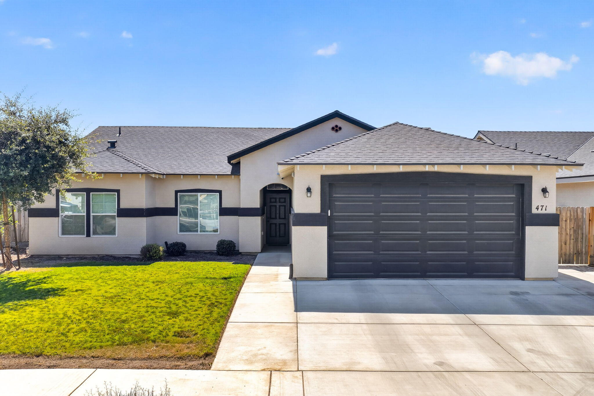 471 S Belmont St, Porterville, CA 93257