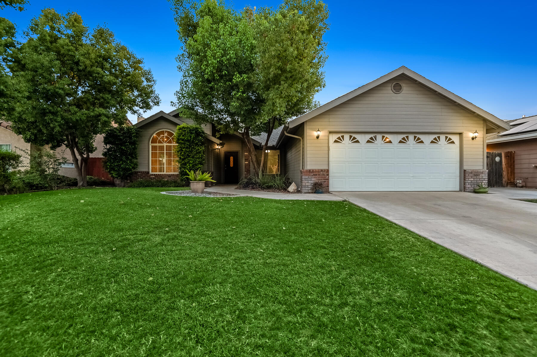 504 Lone Oak Ct, Exeter, CA 93221