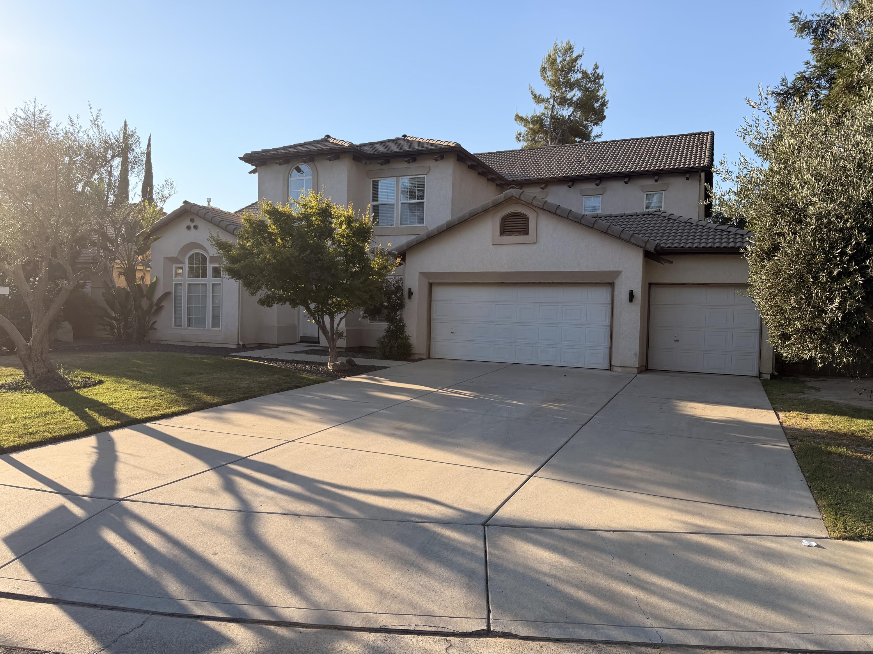 5408 W Perez Ave, Visalia, CA 93291