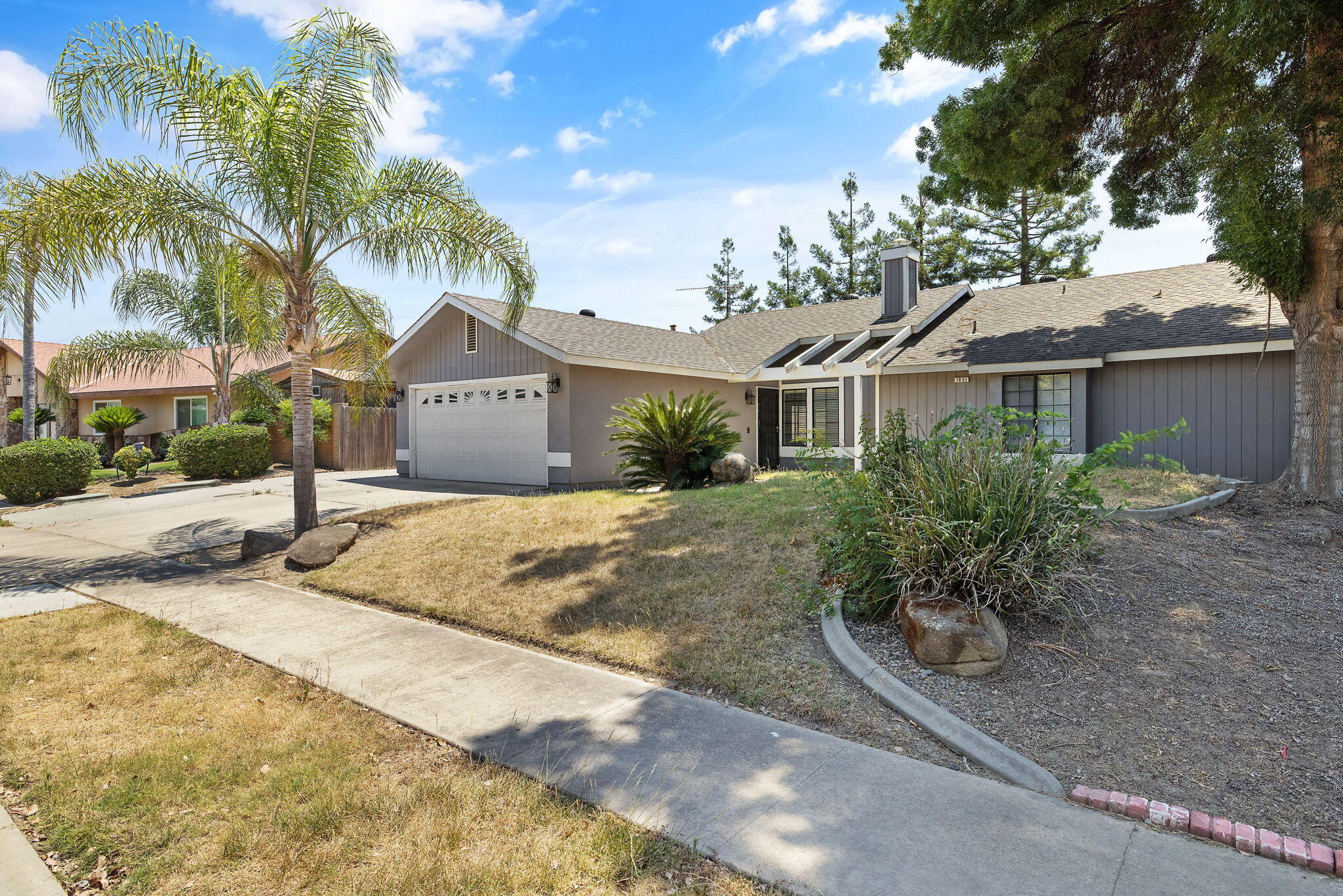 1851 E Independence Ave, Tulare, CA 93274