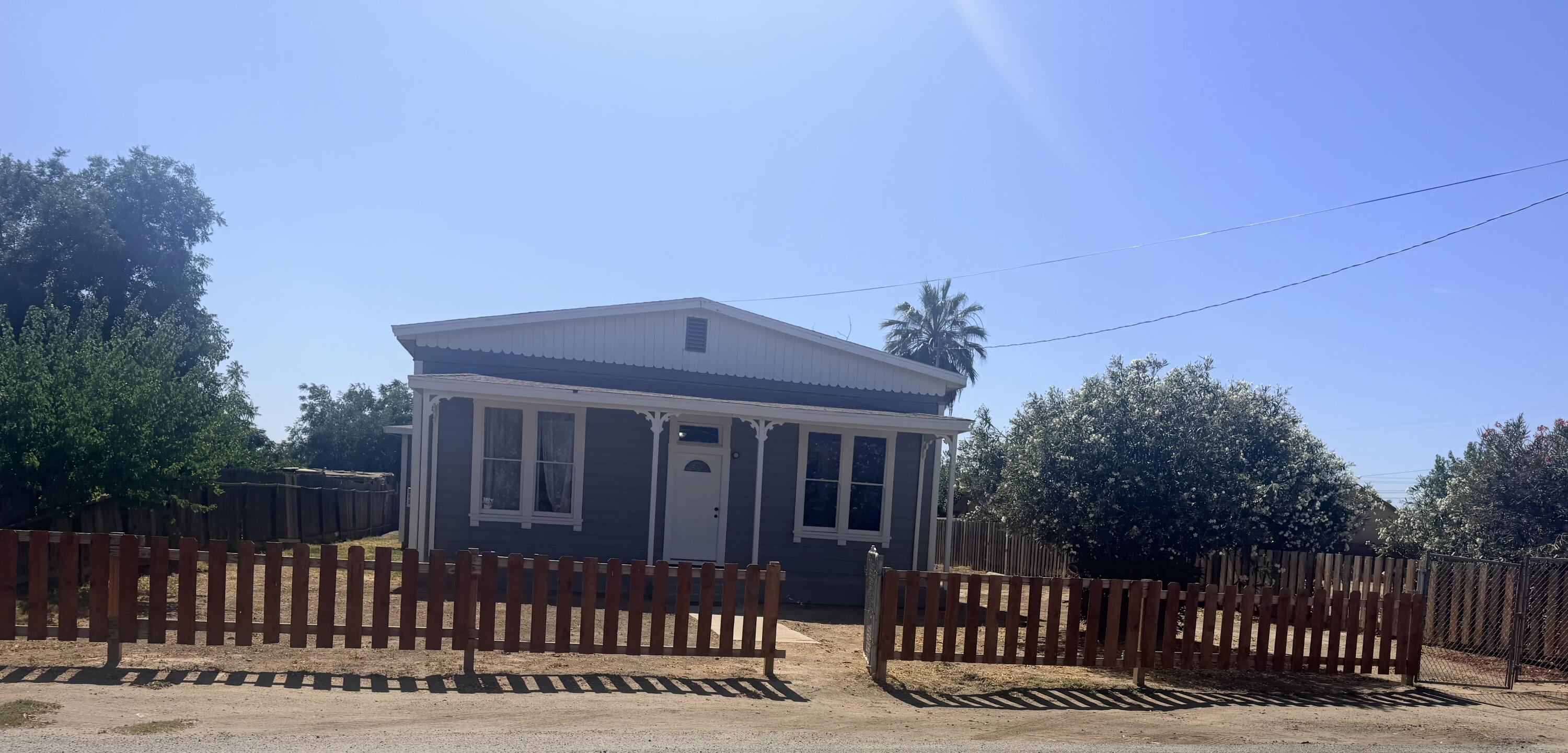 173 S Elm, Pixley, CA 93256