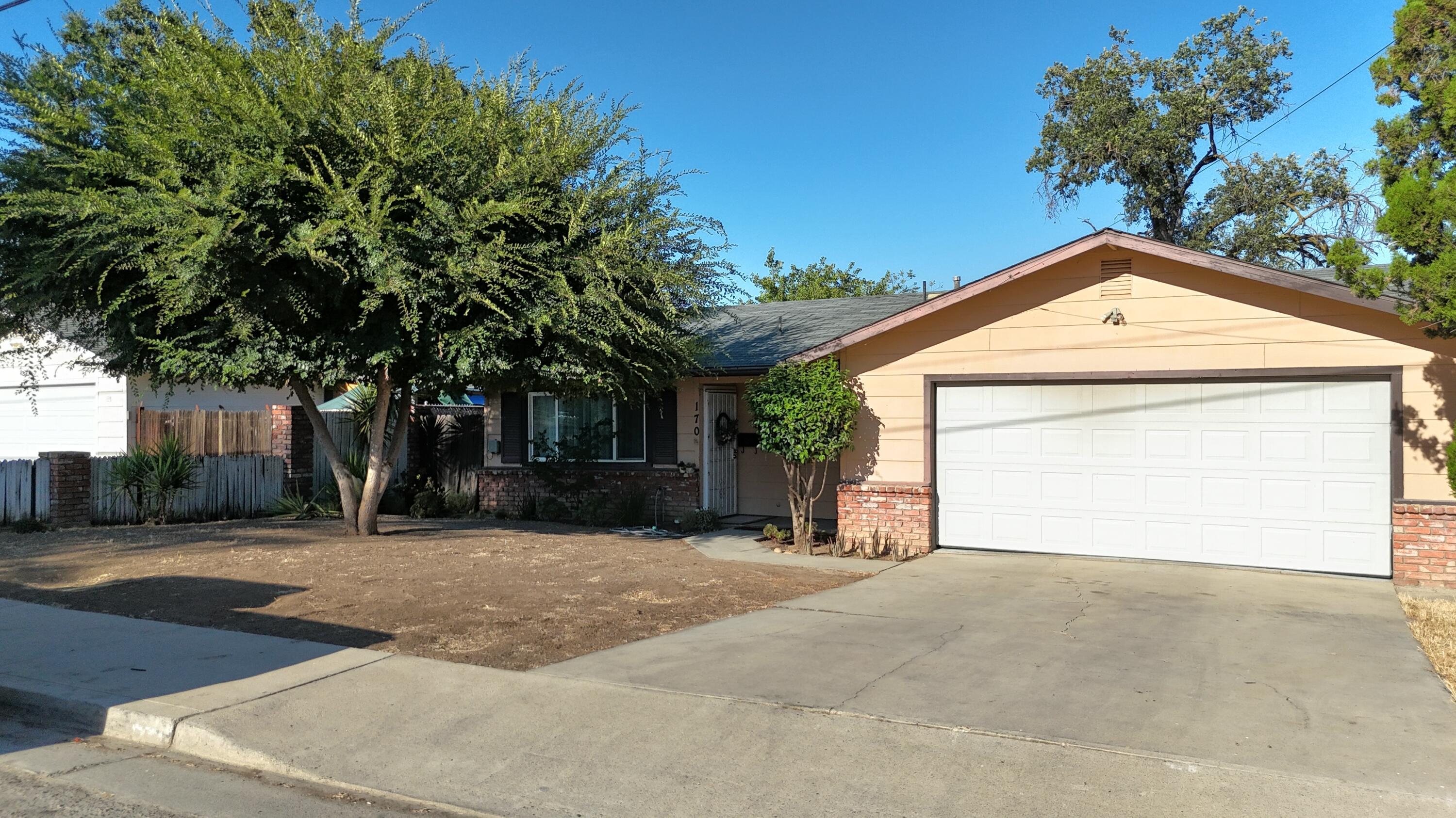 170 N Esther St, Porterville, CA 93257
