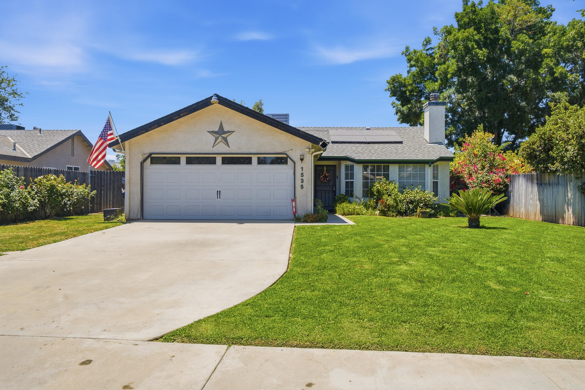 1535 Hartley Ave, Farmersville, CA 93223