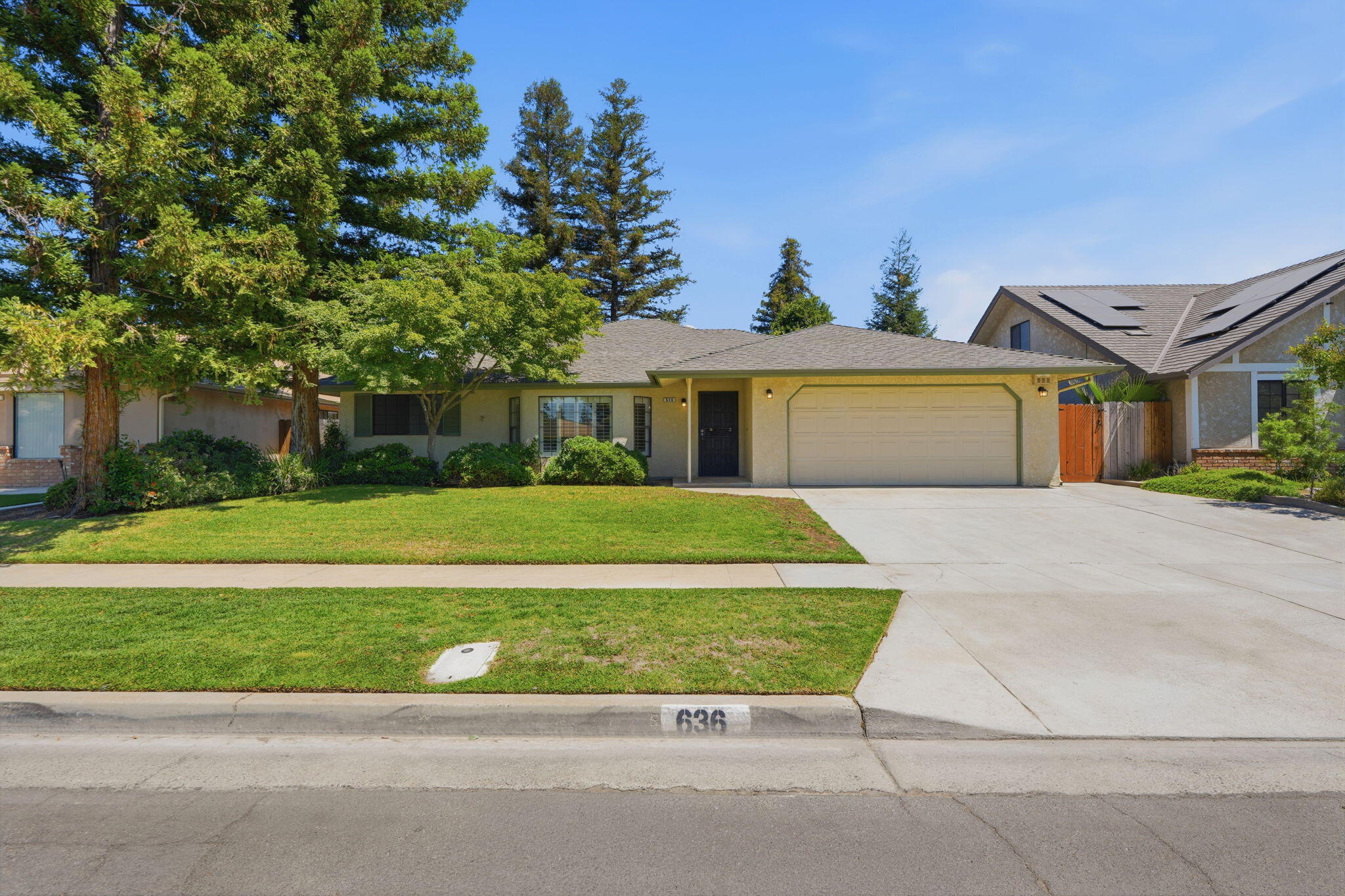 636 E Mesa Ave, Fresno, CA 93710
