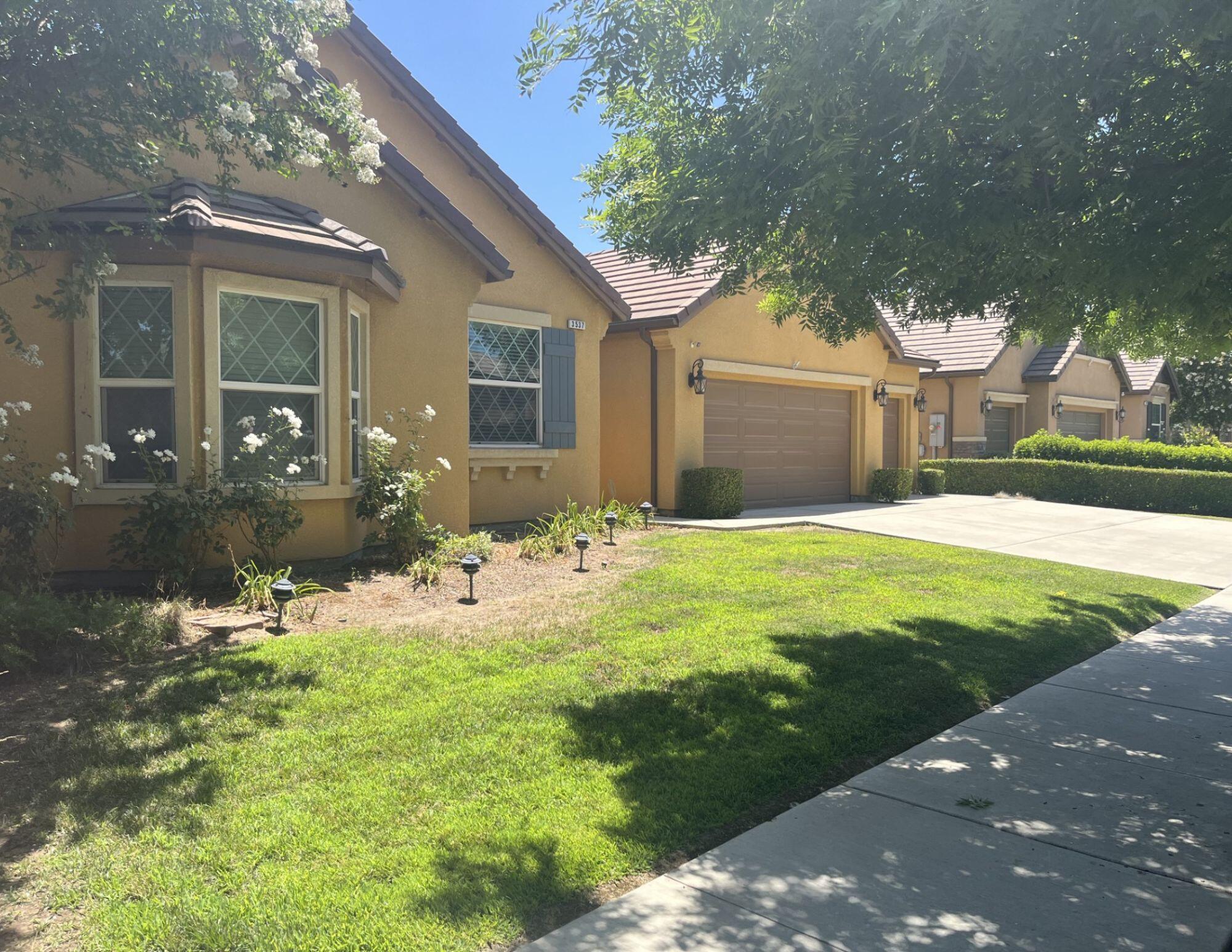 3537 W Delaware Ct, Visalia, CA 93291