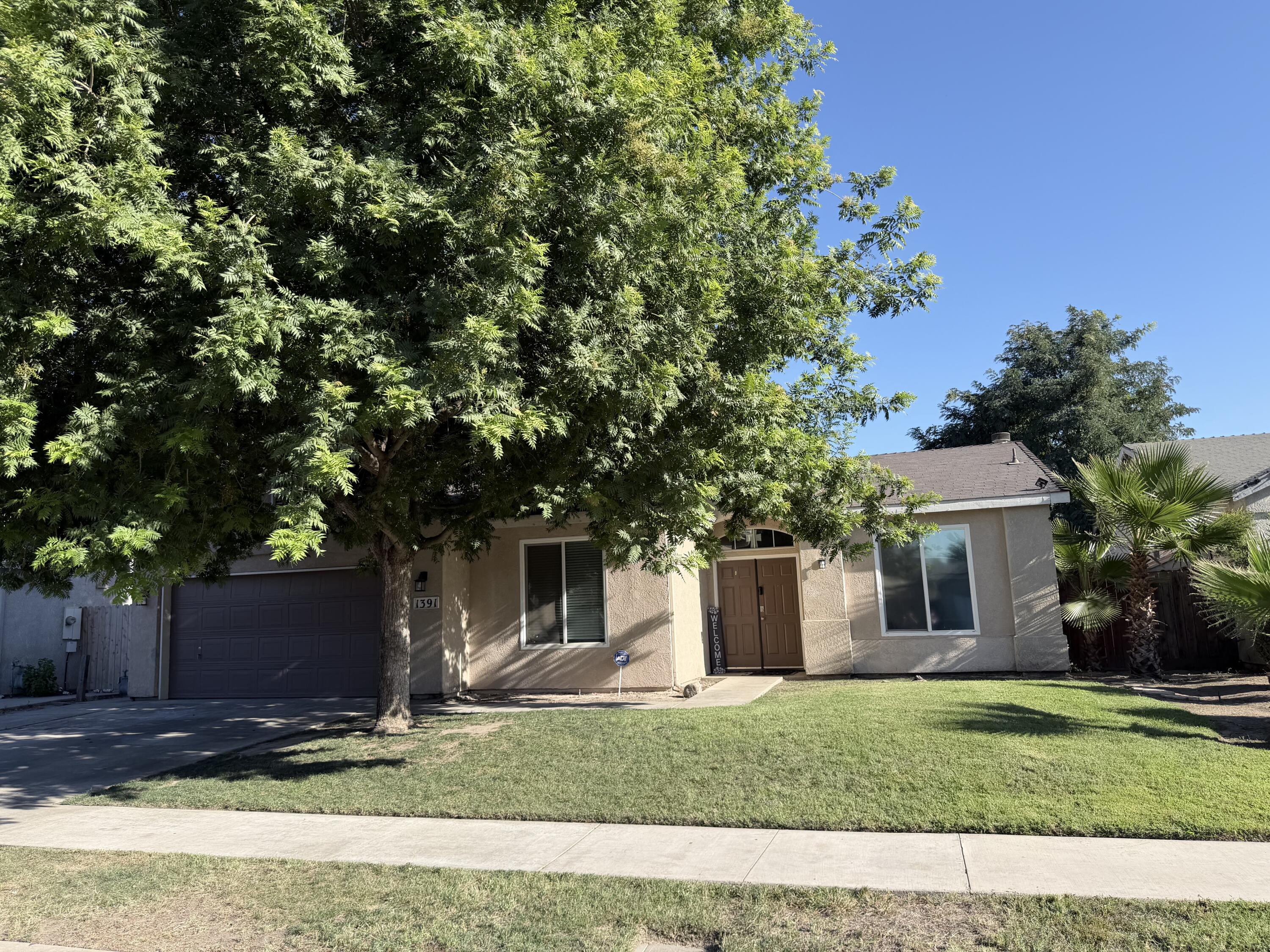 1391 Columbia Ave, Tulare, CA 93274