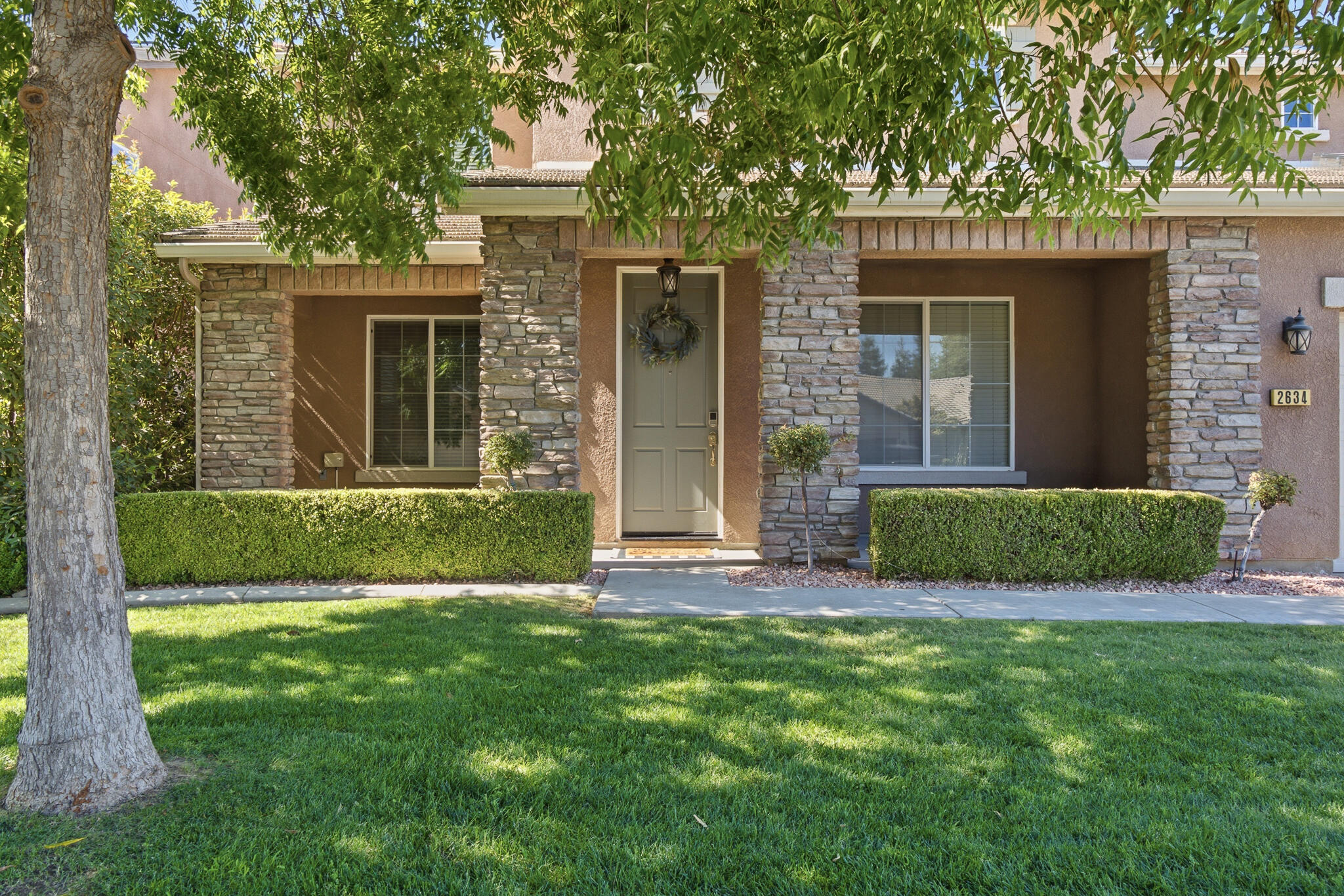 2634 W Taylor Ave, Visalia, CA 93291