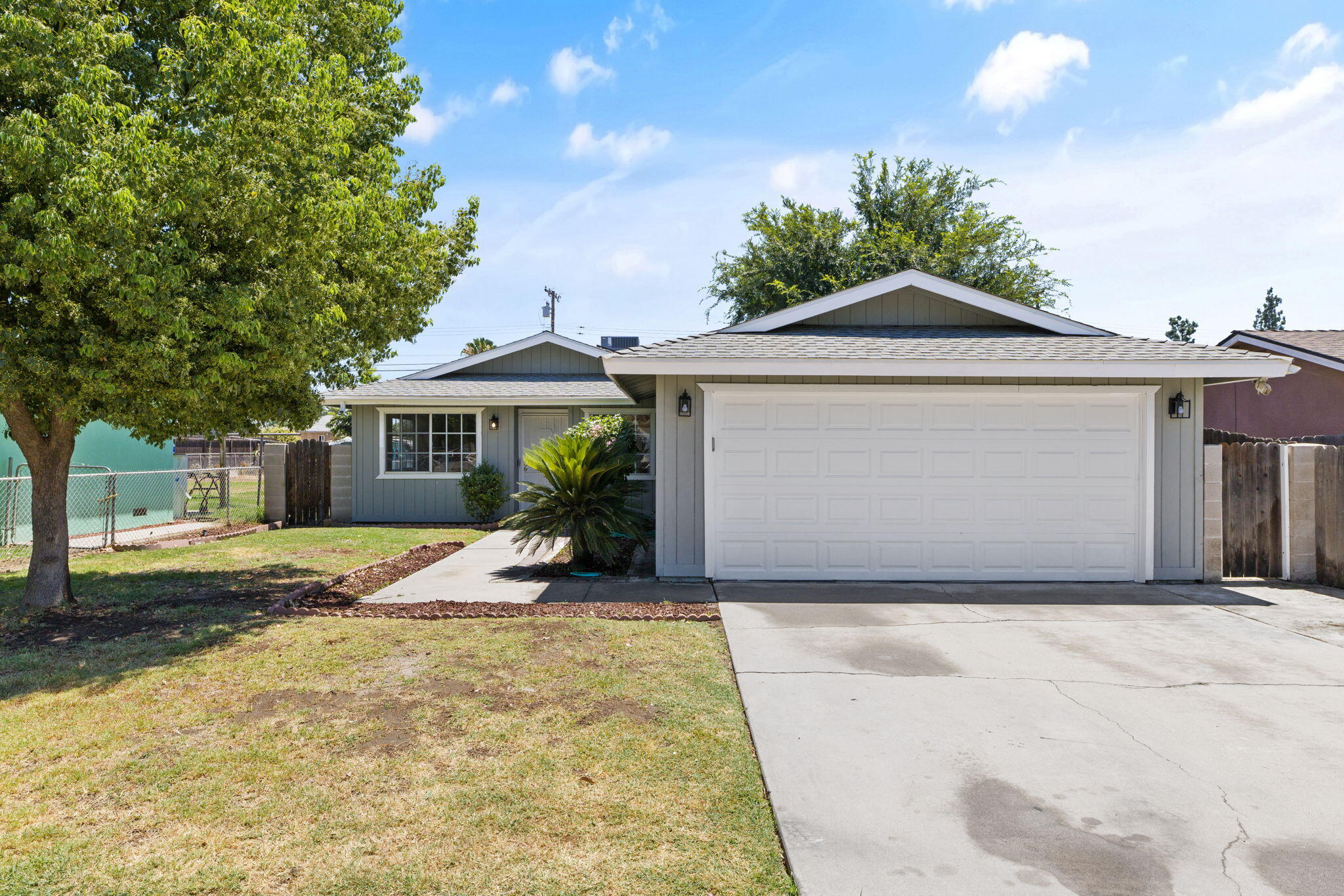 642 S P St, Tulare, CA 93274