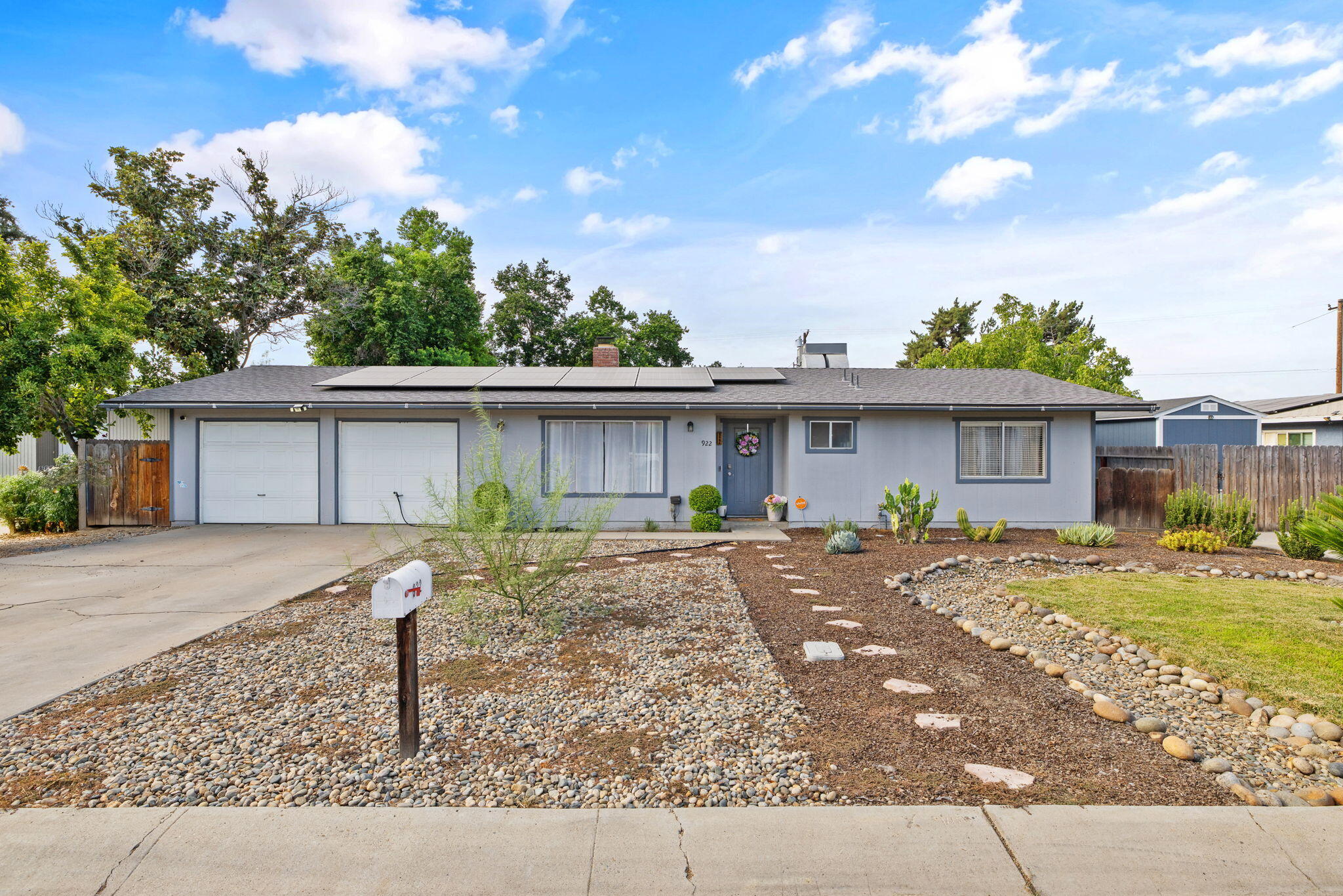 922 W Feemster Ave, Visalia, CA 93277