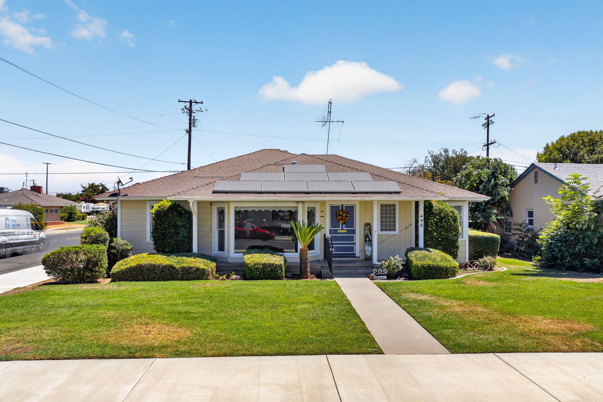 496 N Vermont Ave, Dinuba, CA 93618