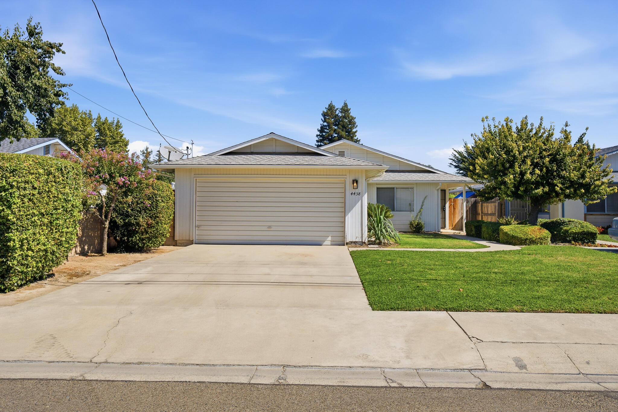 4438 W Feemster Ave, Visalia, CA 93277