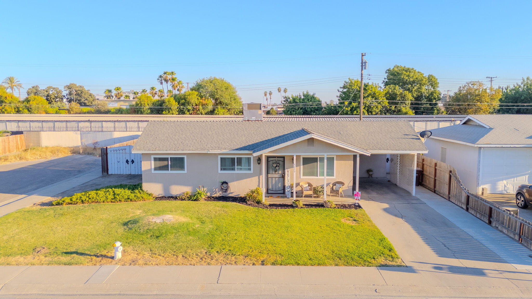 8829 Carolyn Ave, Hanford, CA 93230