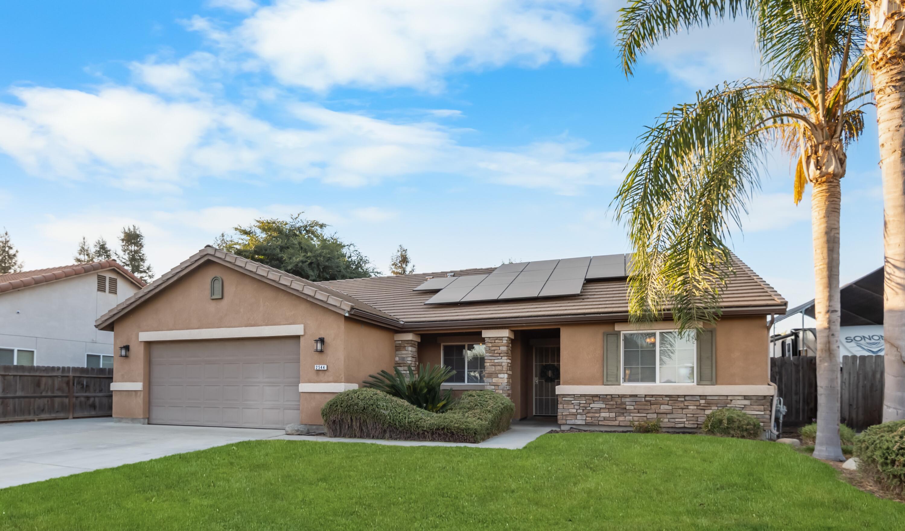 2544 E Arlen Ct, Visalia, CA 93292