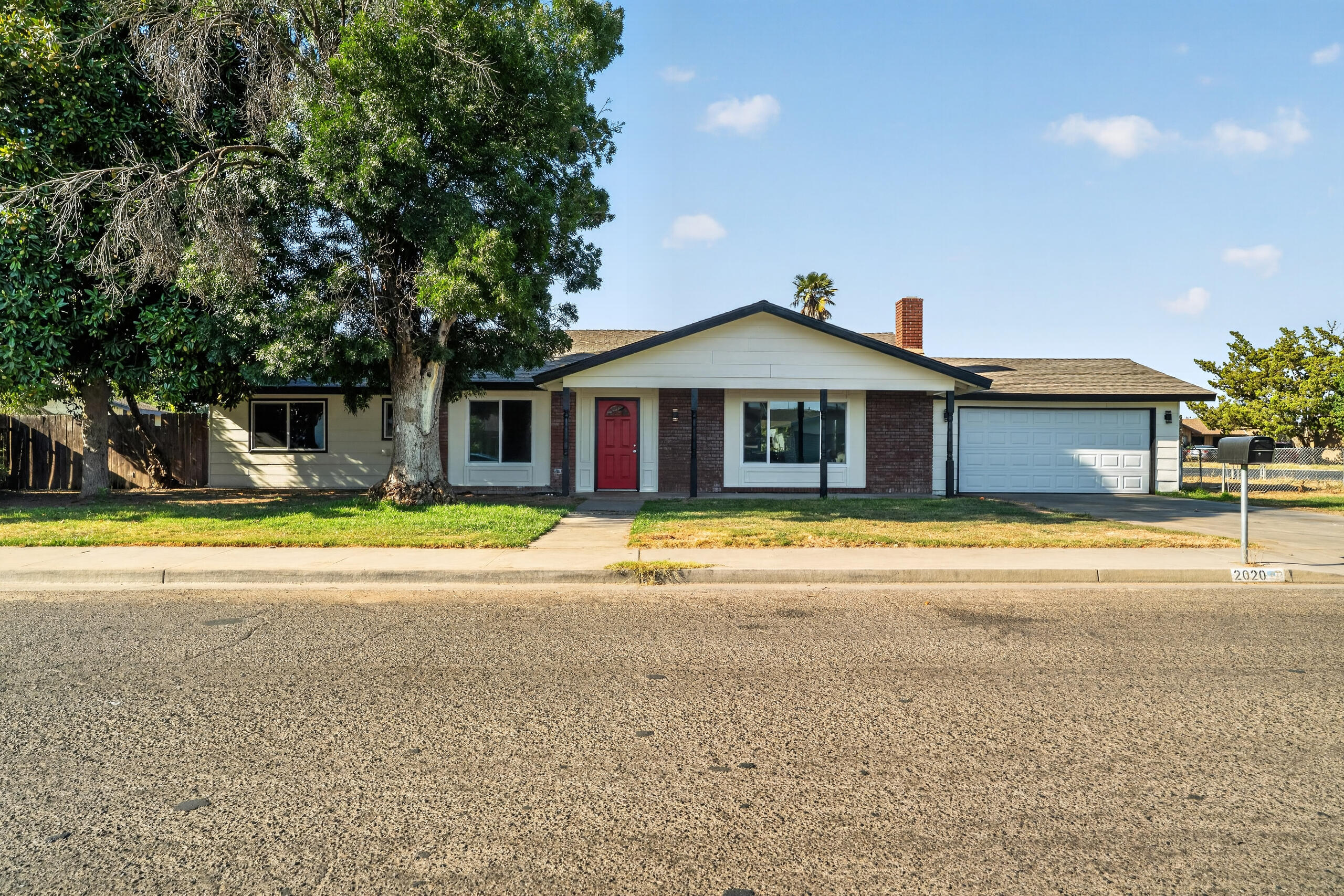 2020 Tomah Ave, Porterville, CA 93257