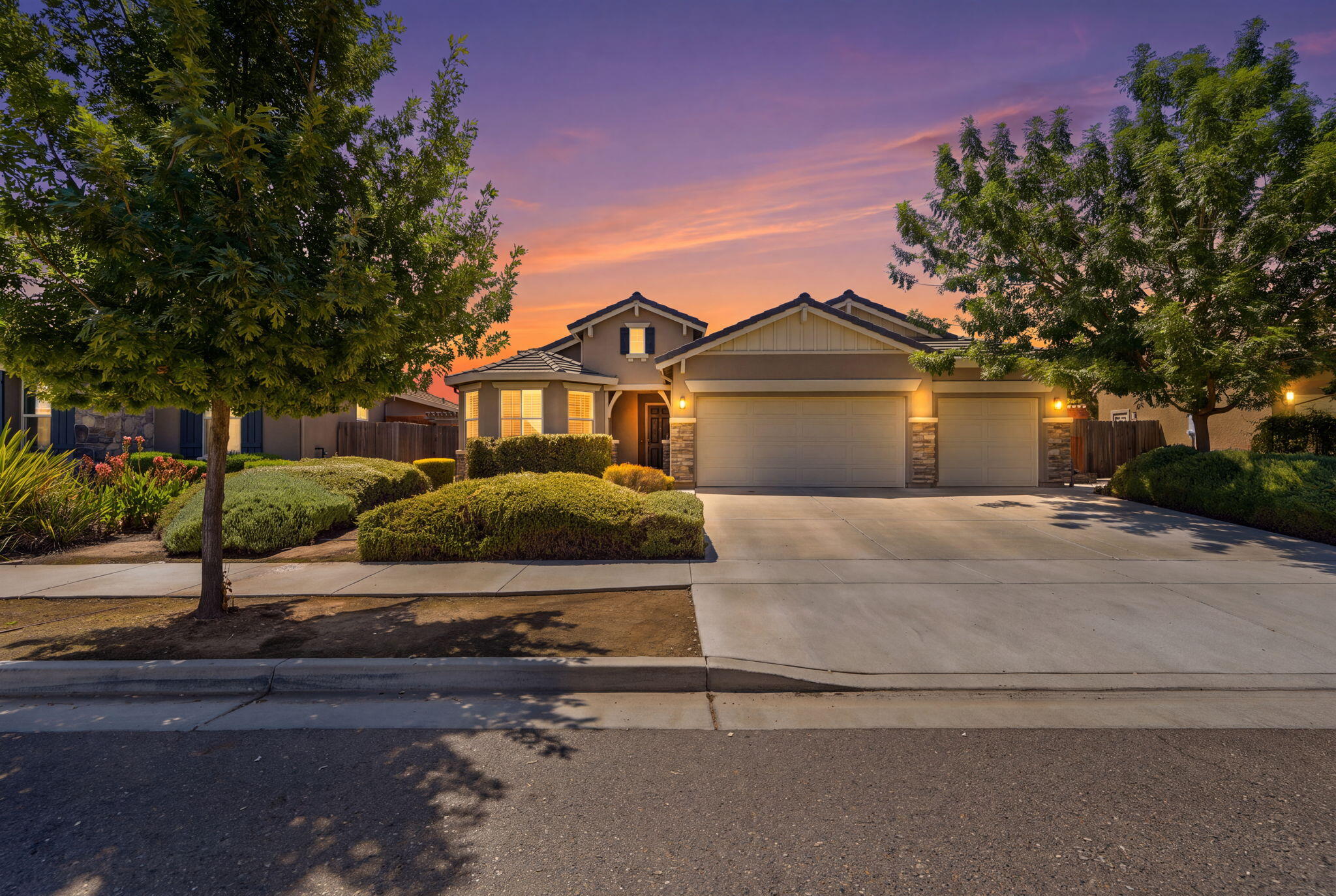 2001 W Flagstaff Ave, Visalia, CA 93291