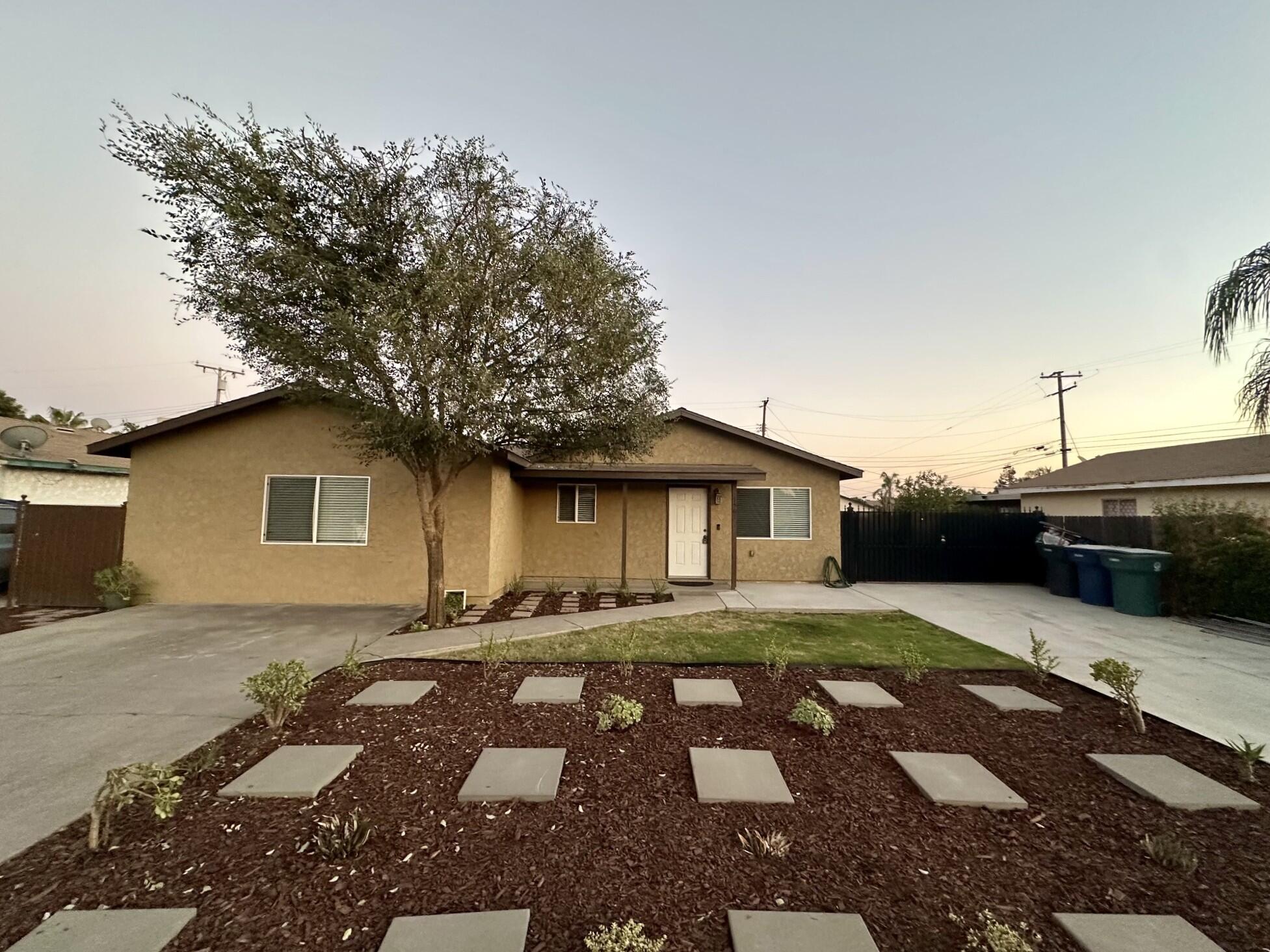 1561 W Juliet, Tulare, CA 93274