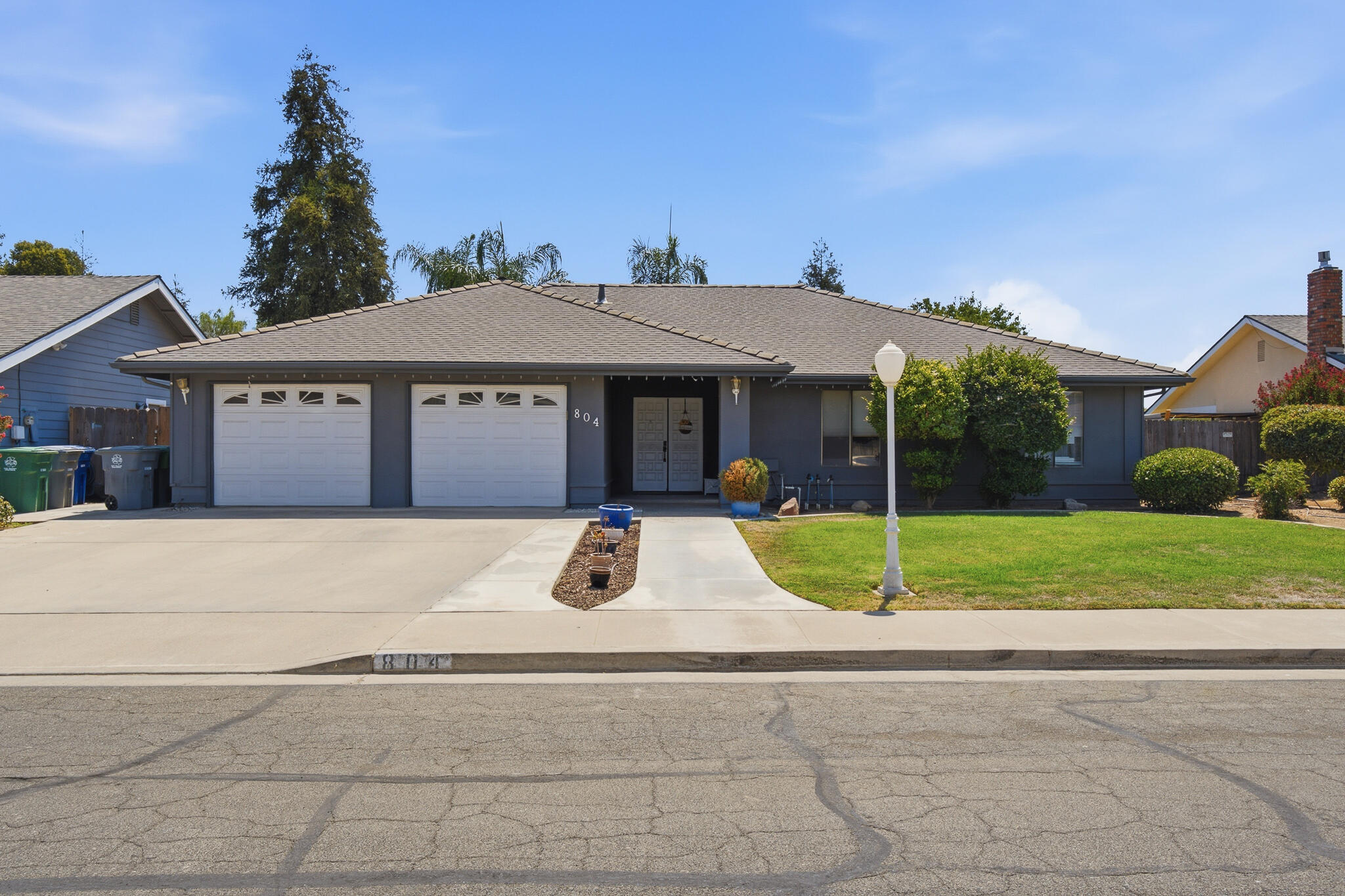 804 Woods Pl, Exeter, CA 93221