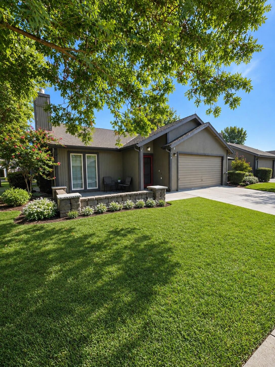 2520 E Tulare Ave, Visalia, CA 93292