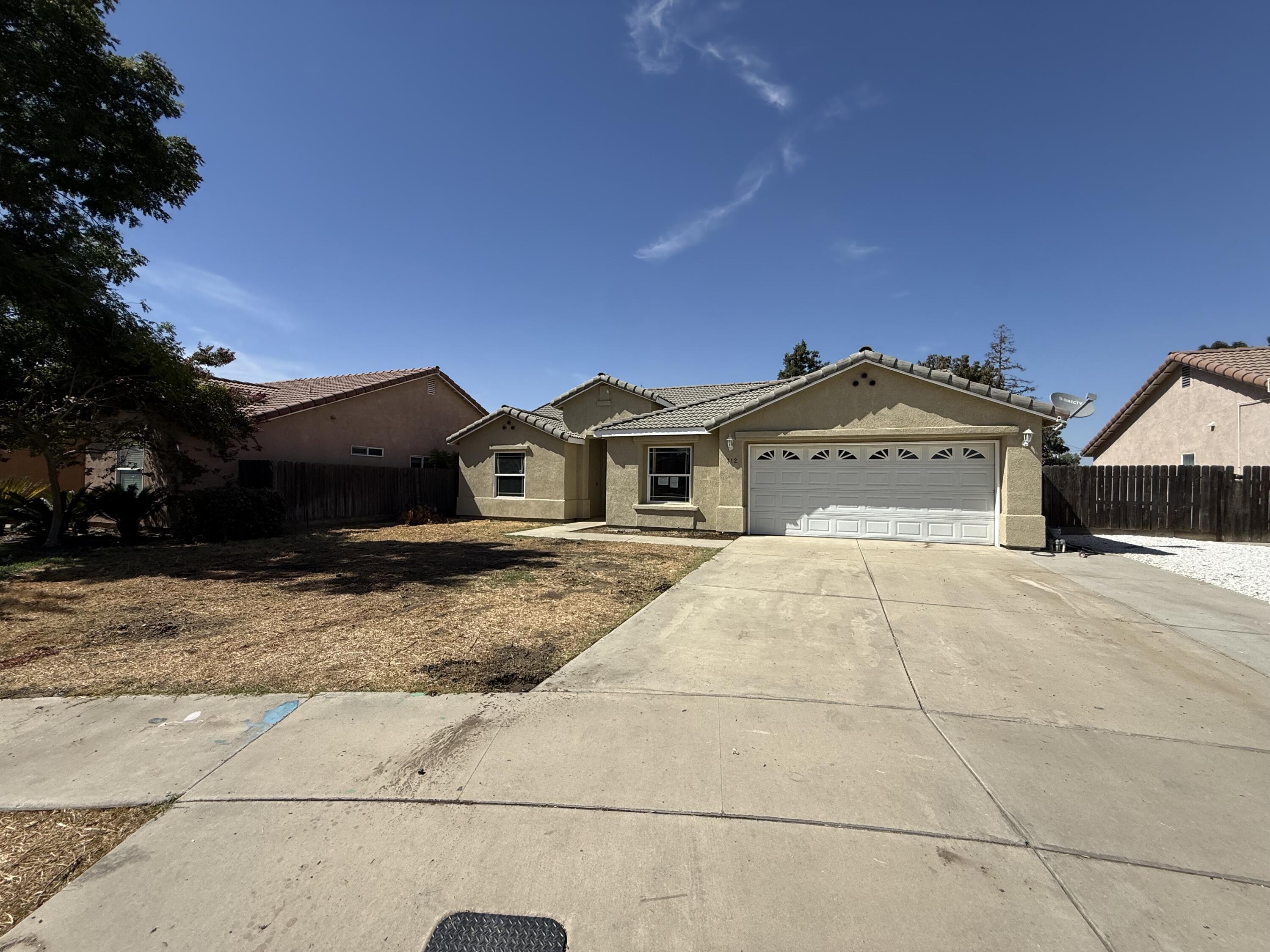 712 Moraga Ct, Tulare, CA 93274