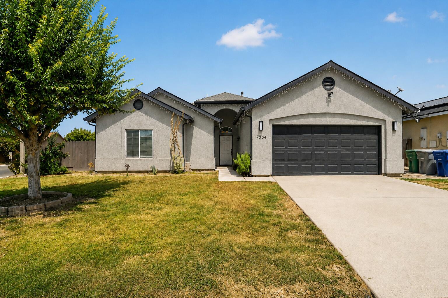 7364 Ensminger Ave, Visalia, CA 93291