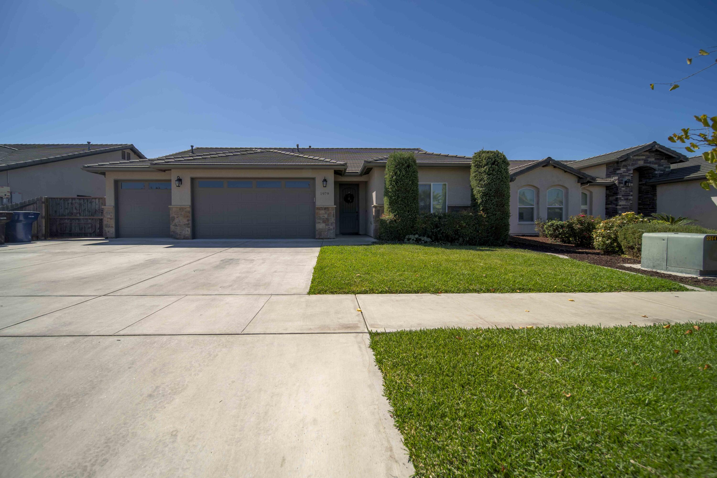 1979 Walnut, Tulare, CA 93274
