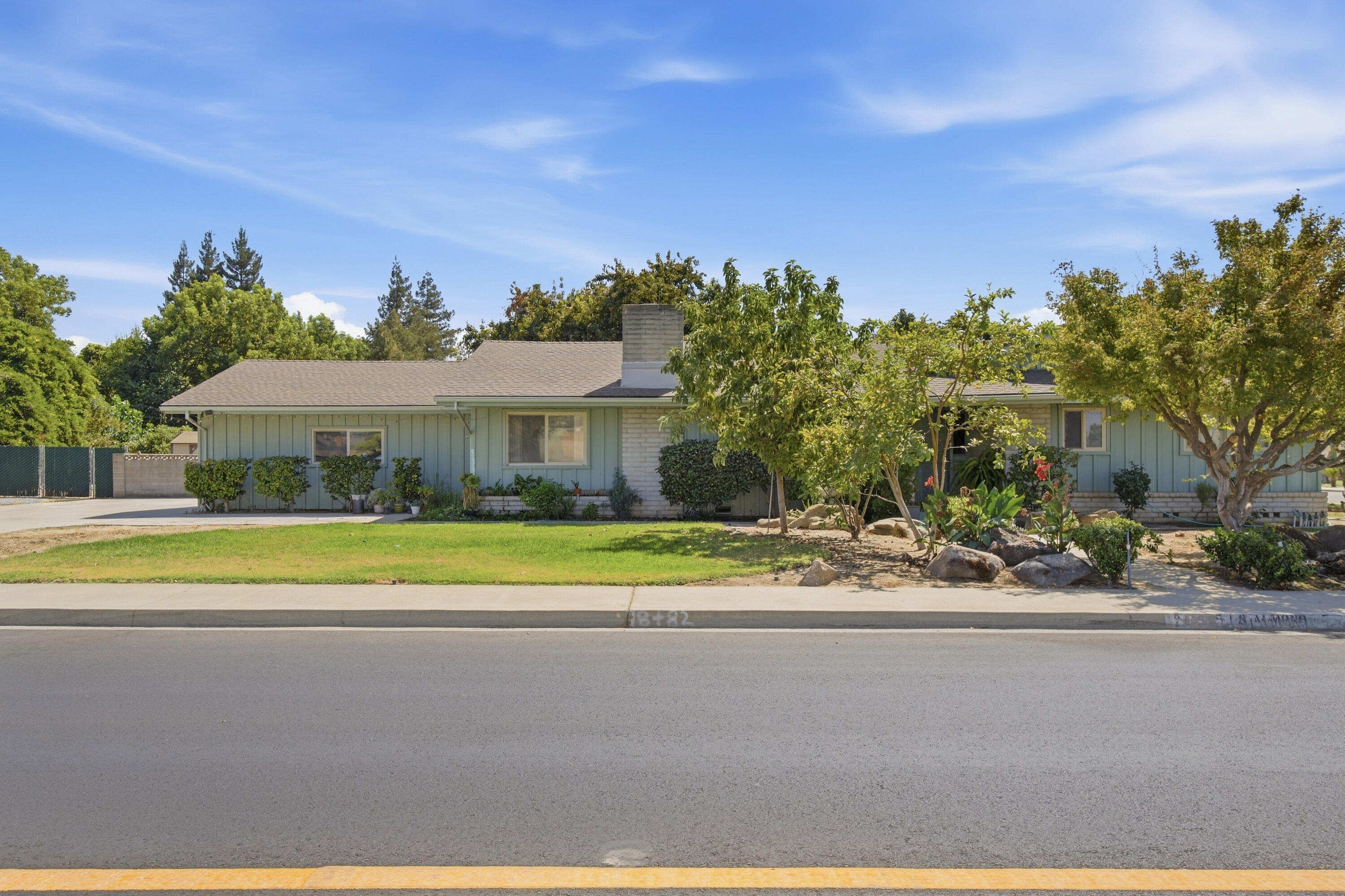 2513 Almond Ave, Sanger, CA 93657