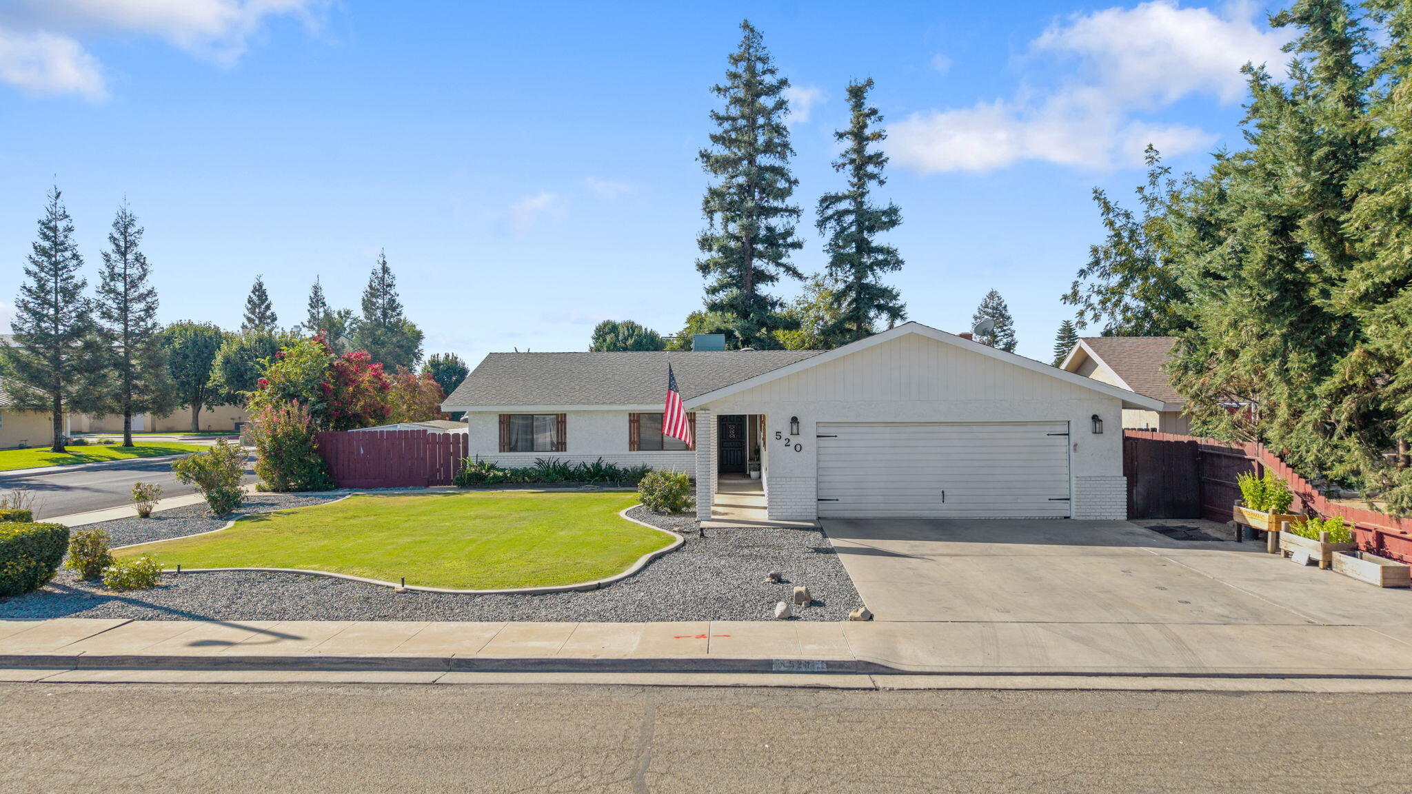 520 Crane Ave, Exeter, CA 93221