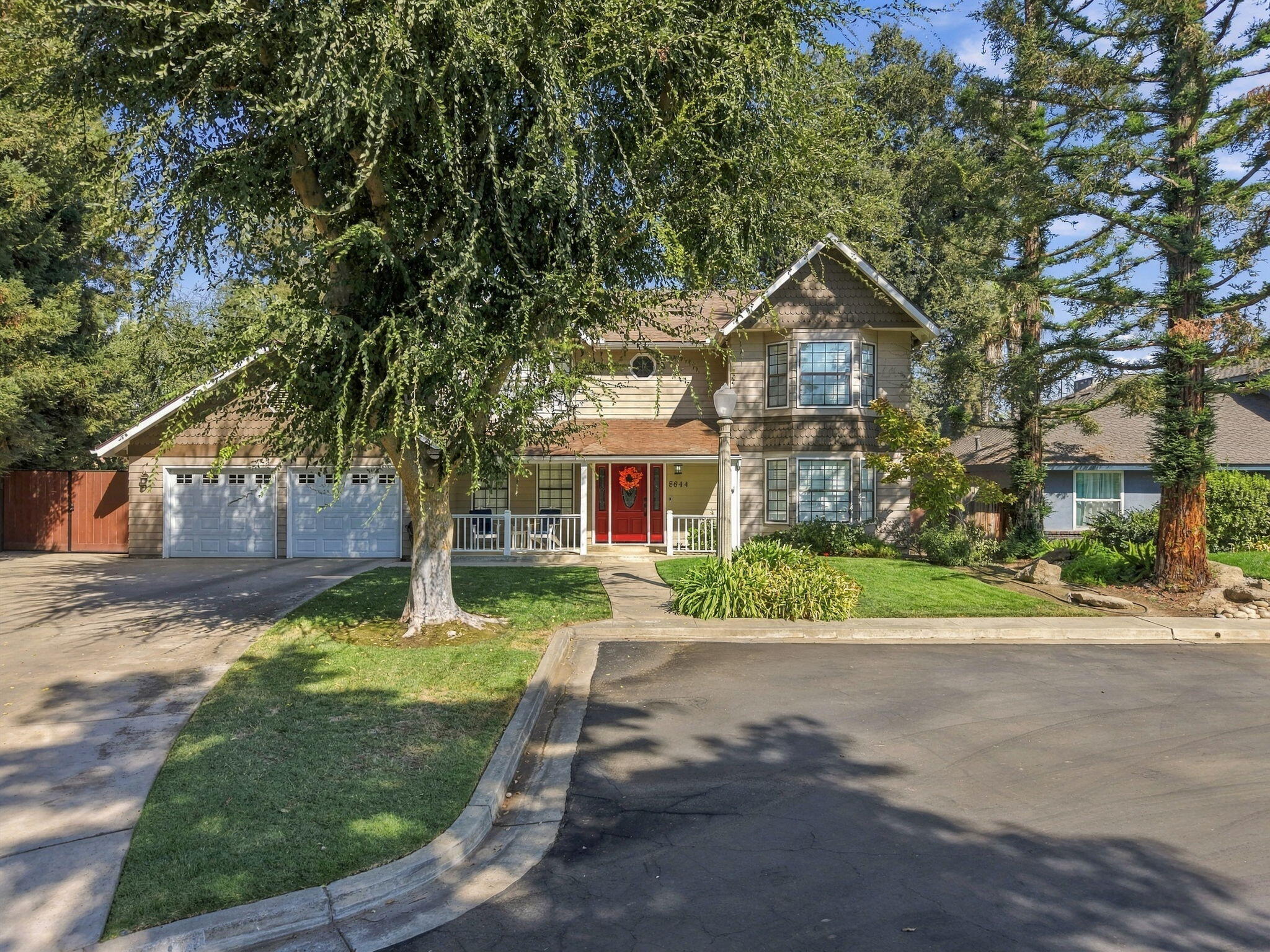 5644 W Walnut Ave, Visalia, CA 93277