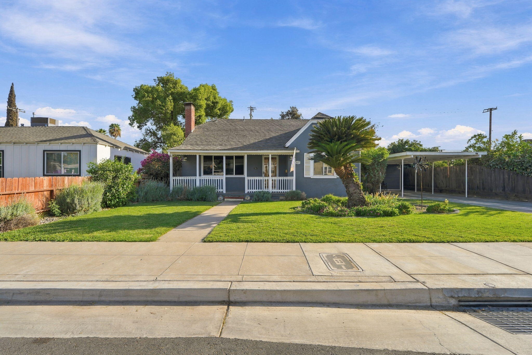 827 E Apricot Ave, Tulare, CA 93274