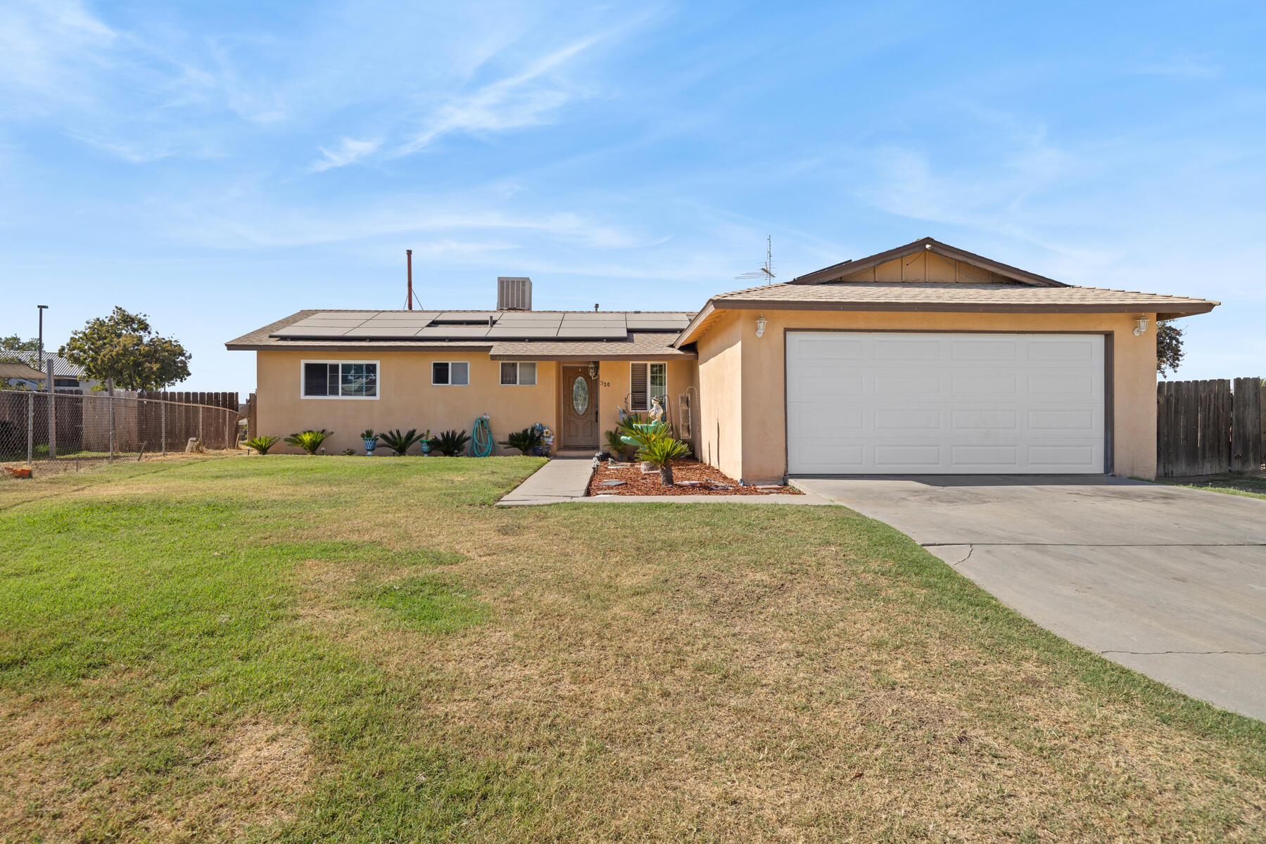 330 W Babcock, Visalia, CA 93291