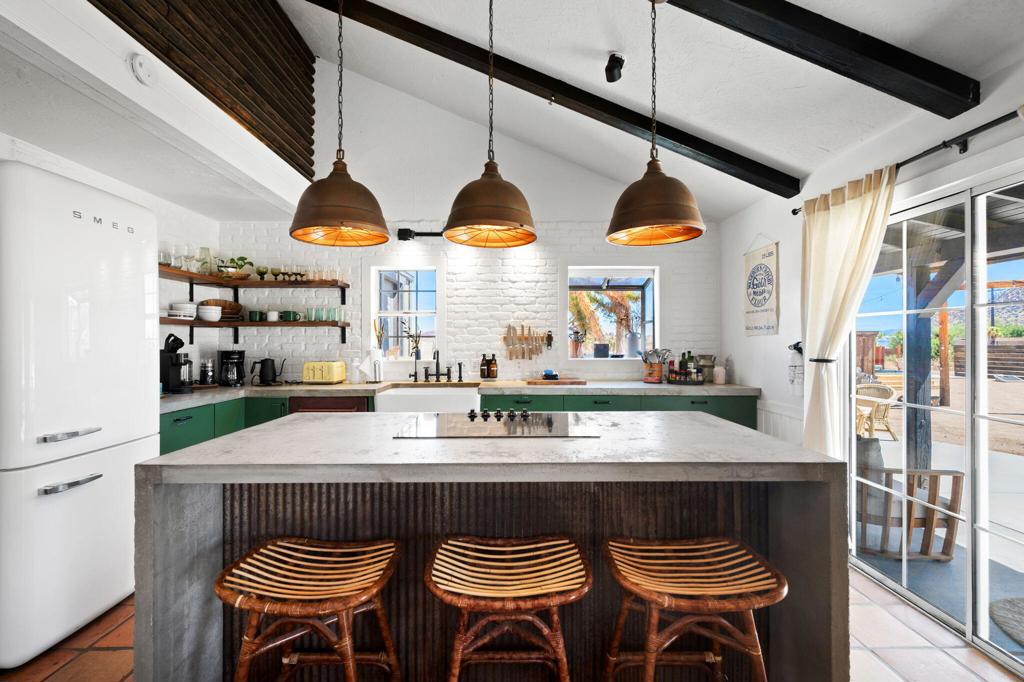 5177 Roy Rogers Rd, Pioneertown, CA 92268