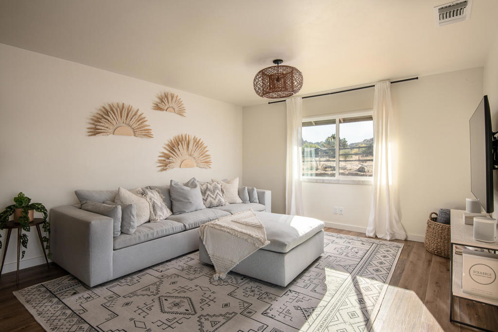 5544 Roy Rogers Rd, Pioneertown, CA 92268