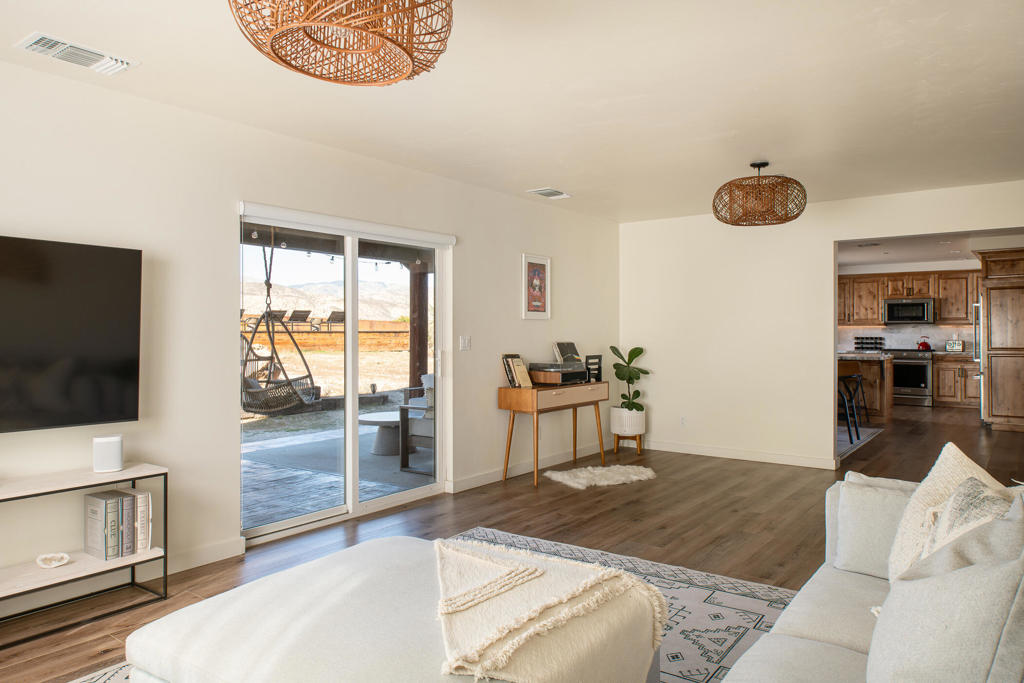 5544 Roy Rogers Rd, Pioneertown, CA 92268