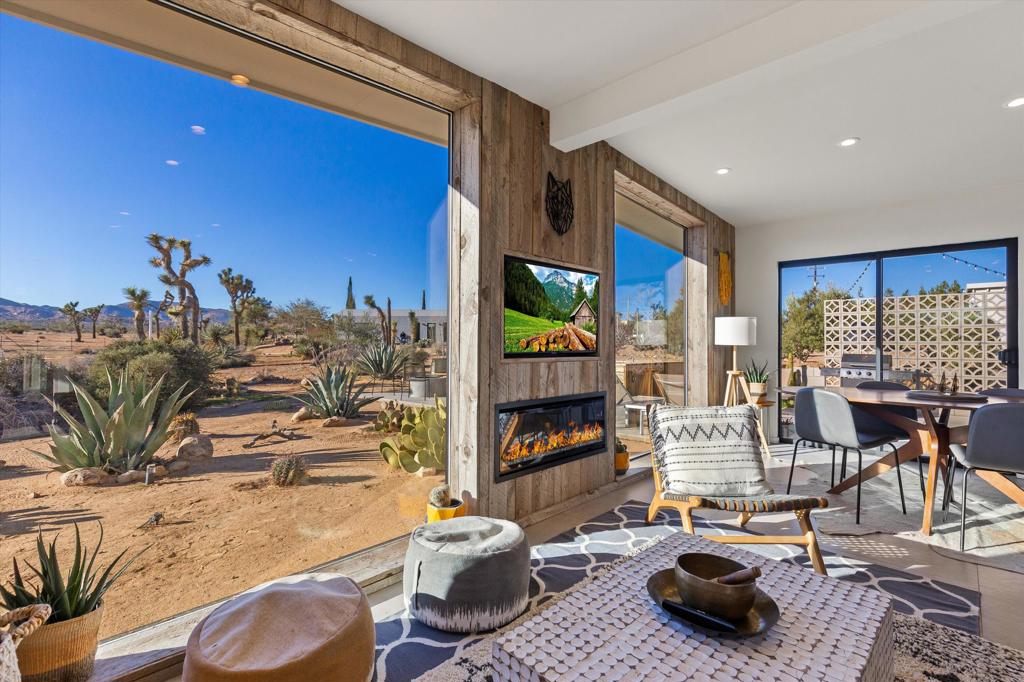 52744 Contour Ter, Pioneertown, CA 92268