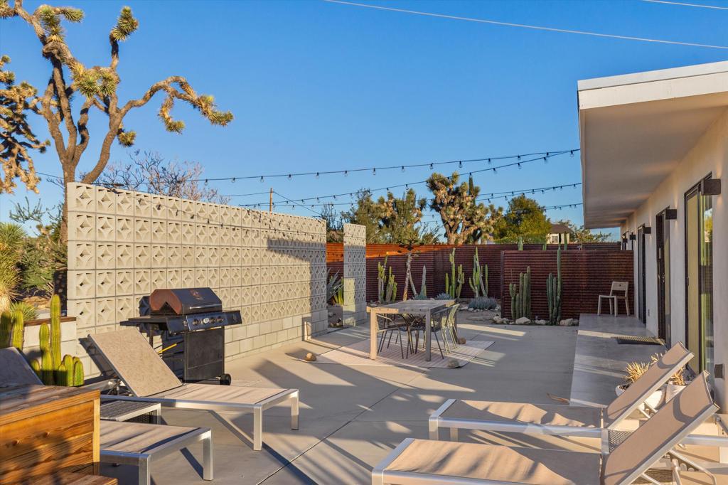 52744 Contour Ter, Pioneertown, CA 92268