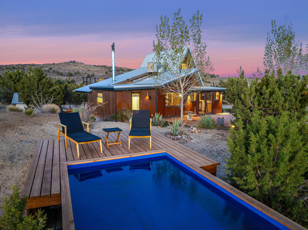 1102 Burlington Rd, Pioneertown, CA 92268