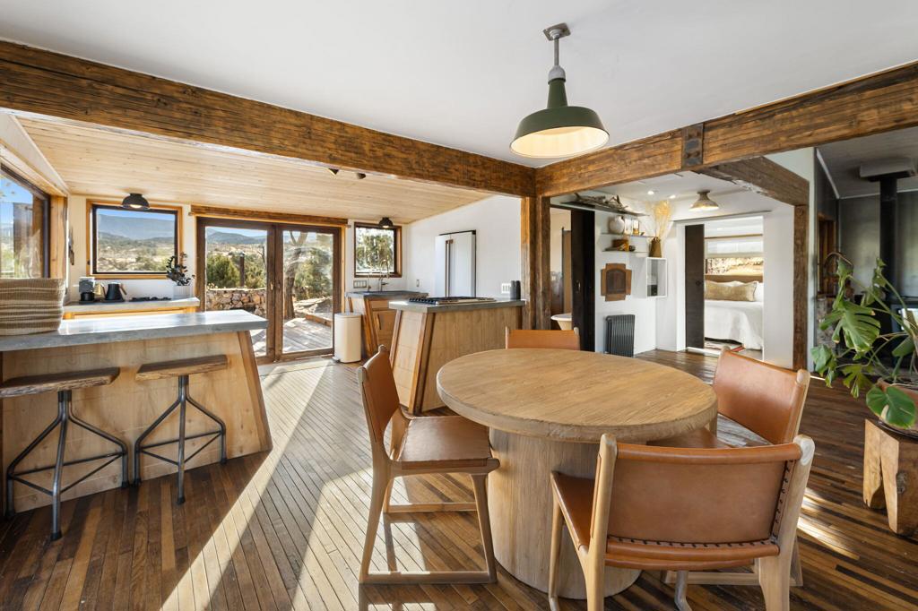 1102 Burlington Rd, Pioneertown, CA 92268