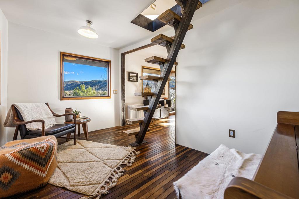 1102 Burlington Rd, Pioneertown, CA 92268