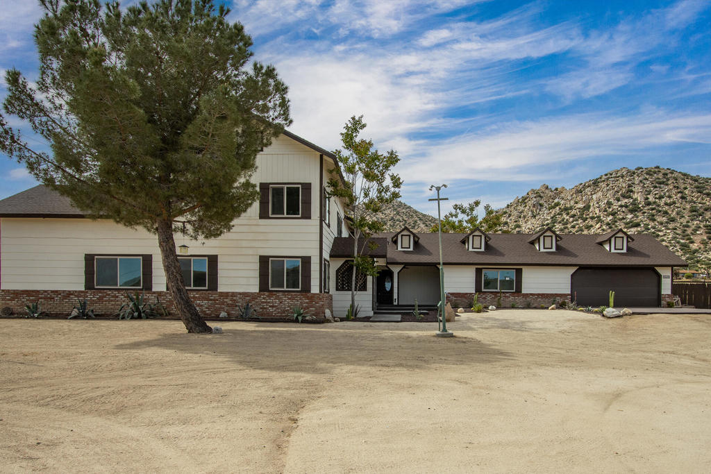 5523 Tom Mix Rd, Pioneertown, CA 92268