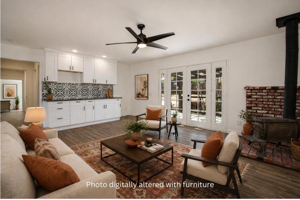 5523 Tom Mix Rd, Pioneertown, CA 92268