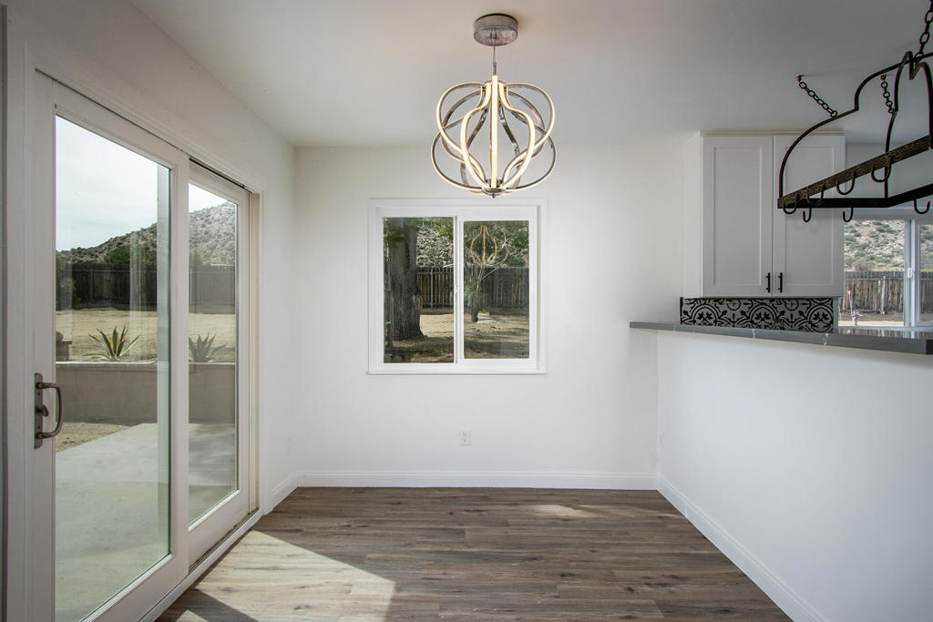 5523 Tom Mix Rd, Pioneertown, CA 92268