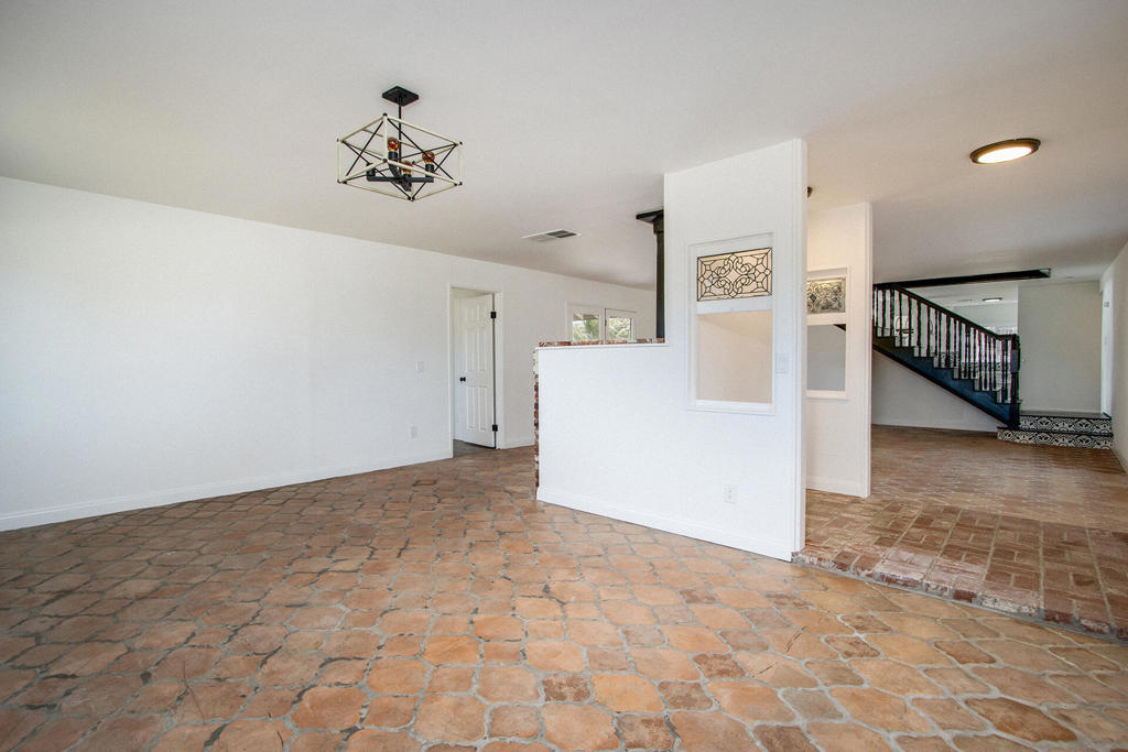 5523 Tom Mix Rd, Pioneertown, CA 92268