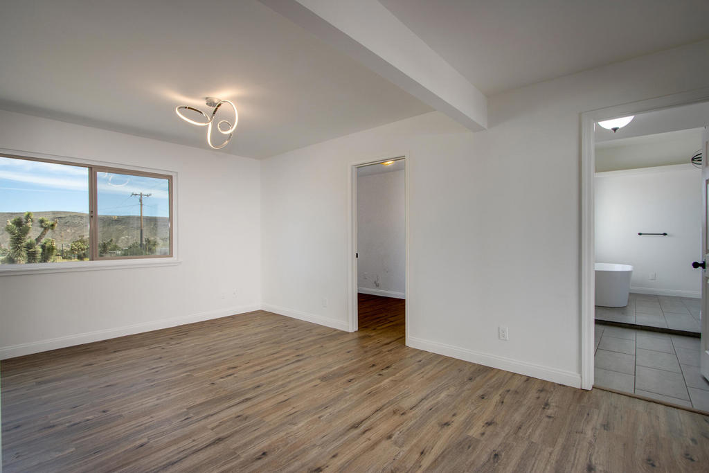 5523 Tom Mix Rd, Pioneertown, CA 92268