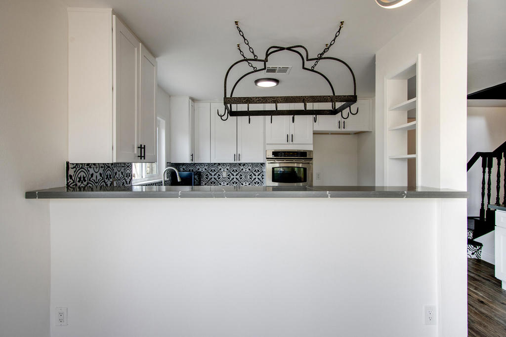 5523 Tom Mix Rd, Pioneertown, CA 92268