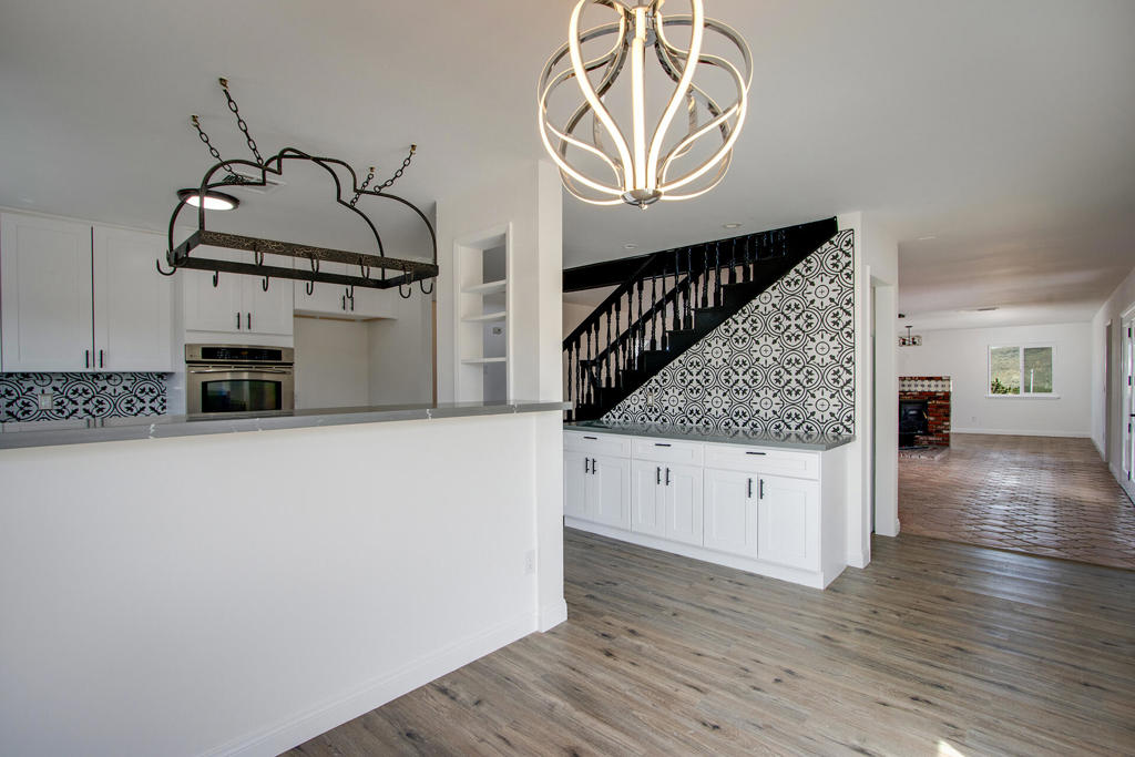 5523 Tom Mix Rd, Pioneertown, CA 92268