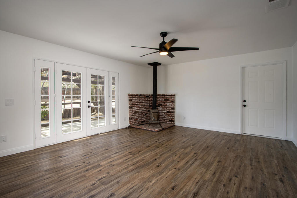 5523 Tom Mix Rd, Pioneertown, CA 92268