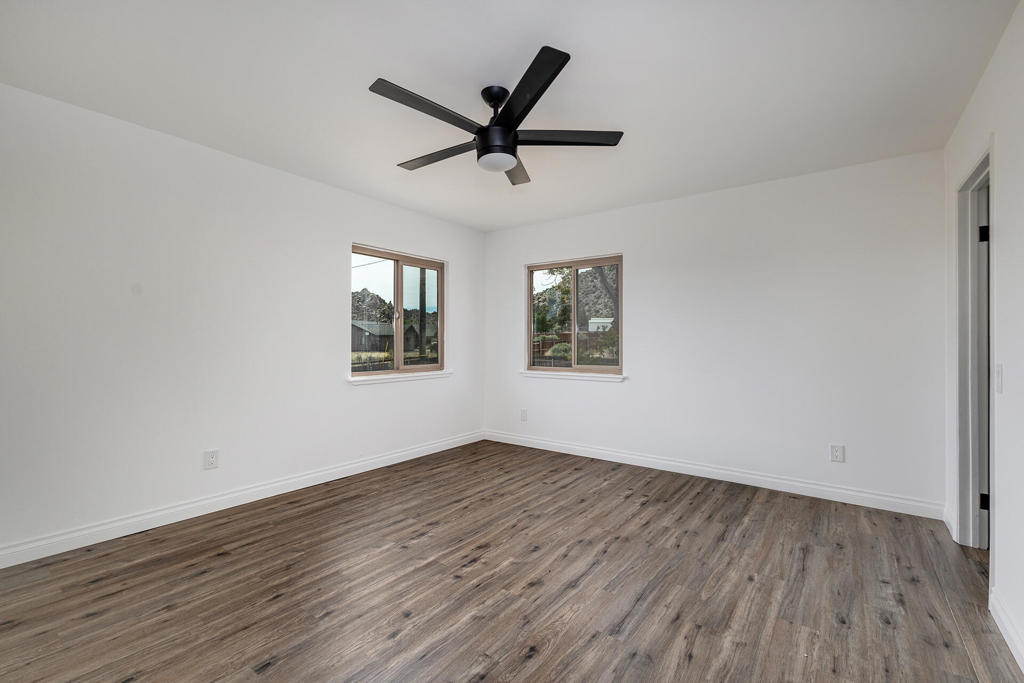 5523 Tom Mix Rd, Pioneertown, CA 92268