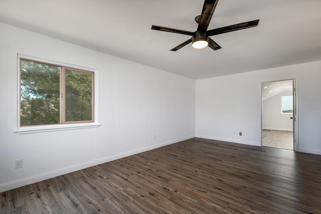 5523 Tom Mix Rd, Pioneertown, CA 92268